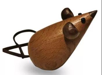 Z6尊龙手工实木富贵鼠