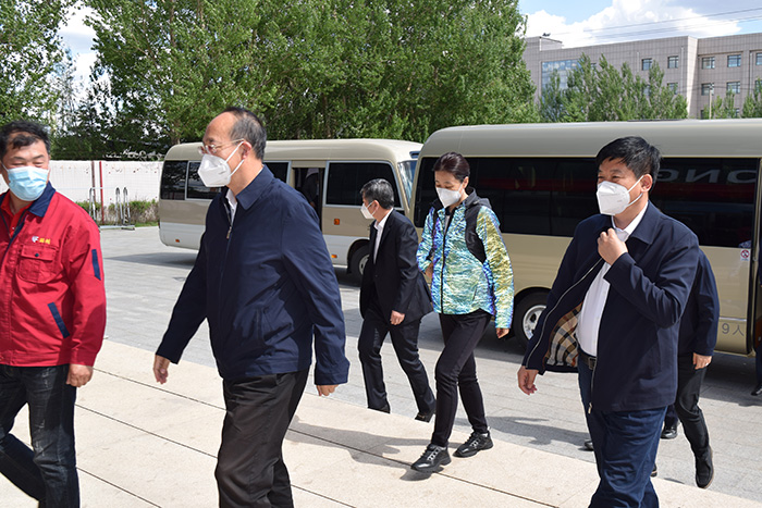 吉林省委常委、常务副省长吴靖平光临Z6尊龙出产基地督导调研